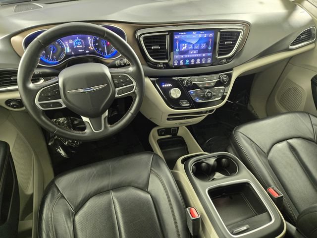 Used 2019 Chrysler Pacifica Touring-L Plus w/ Tire & Wheel Group FWD image 32