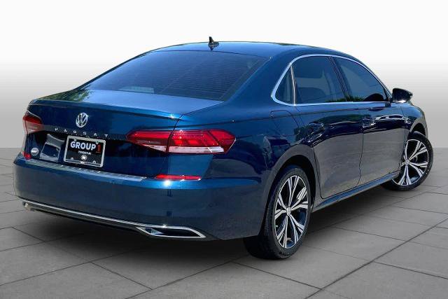 Used 2022 Volkswagen Passat 2.0T SE FWD image 13