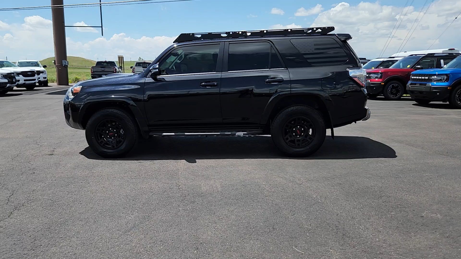 Used 2024 Toyota 4Runner TRD Off-Road Premium AWD/4WD image 2