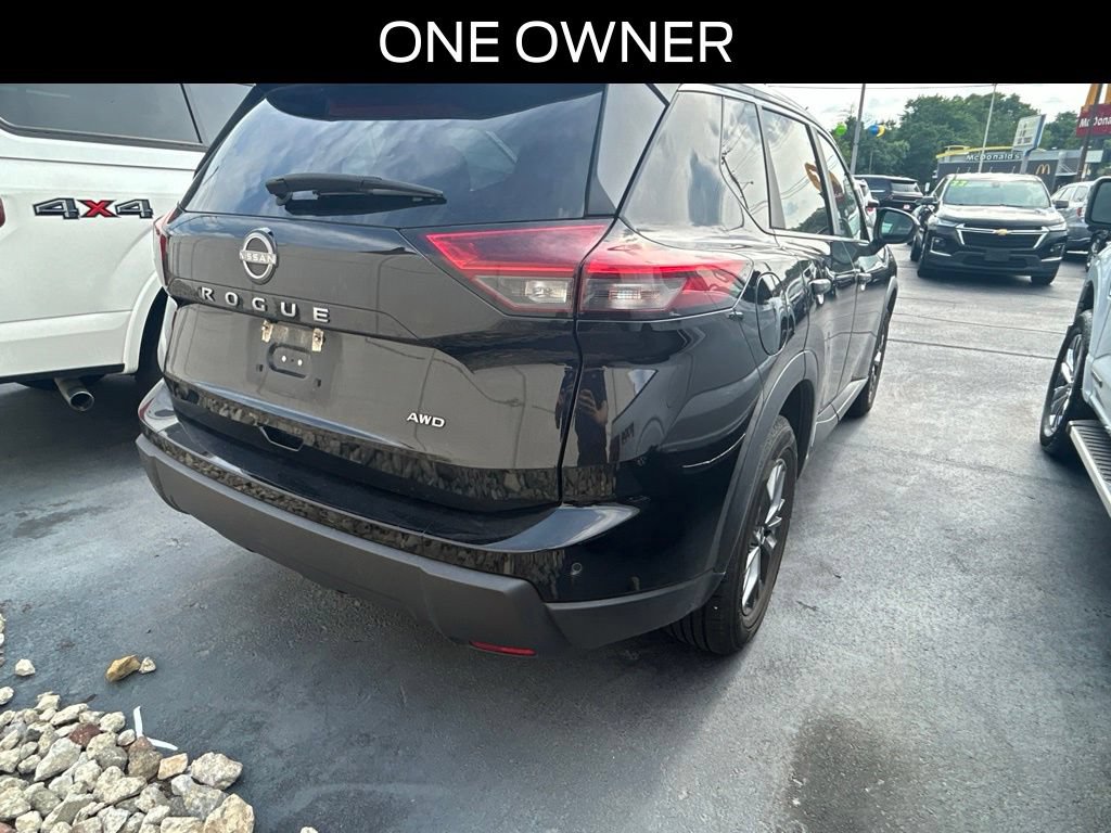 Used 2024 Nissan Rogue S AWD/4WD image 4