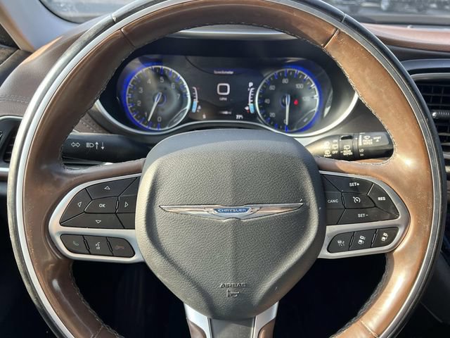 Used 2017 Chrysler Pacifica Limited w/ Advanced Safetytec Group FWD image 10