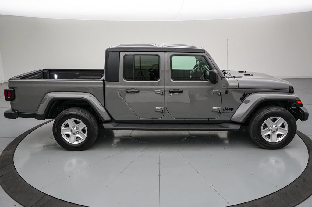 Used 2021 Jeep Gladiator Sport AWD/4WD image 3