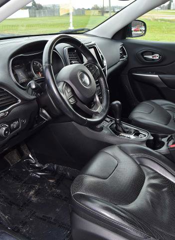 Used 2019 Jeep Cherokee Limited image 12