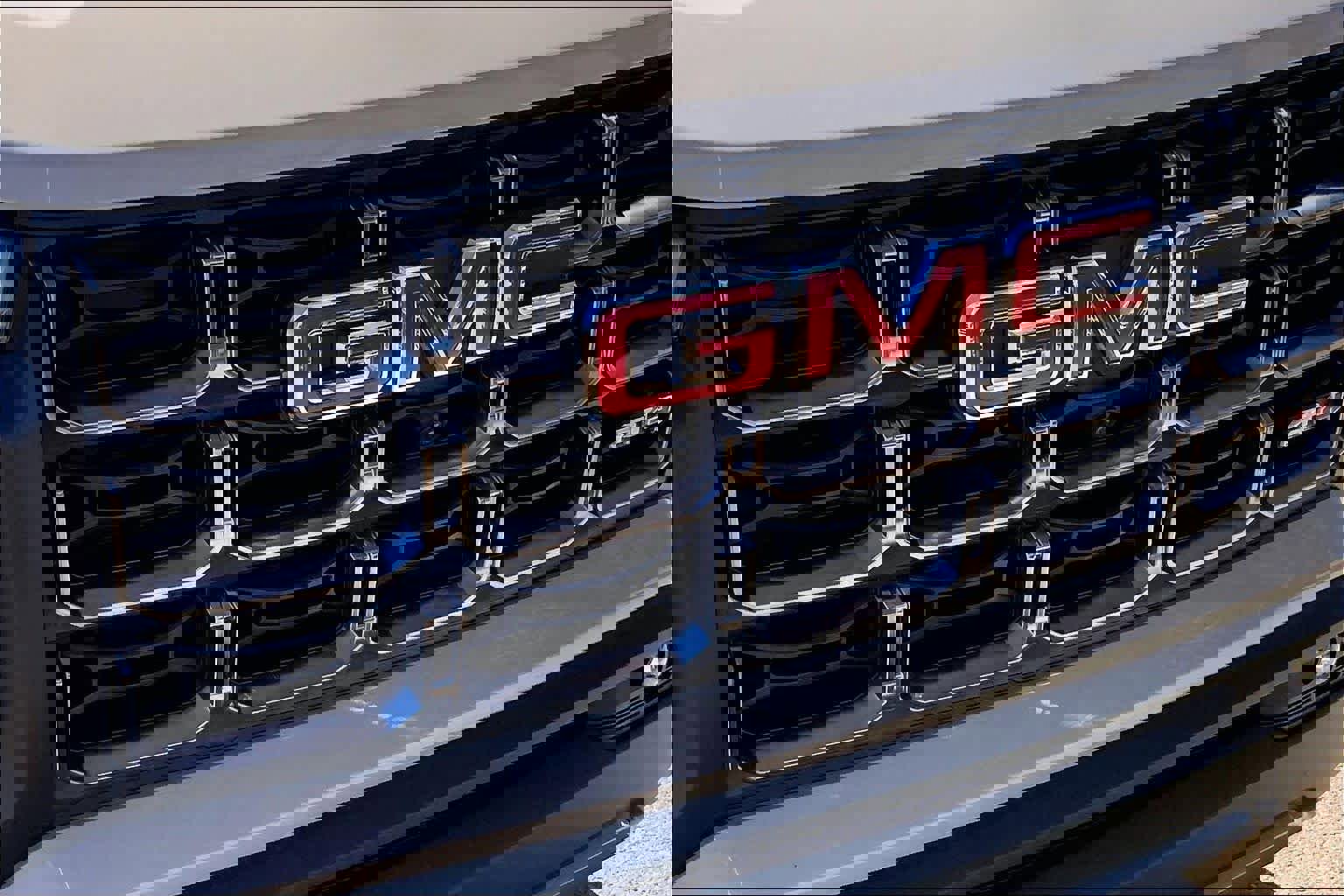 Used 2024 GMC Canyon AT4 w/ Technology Package image 30