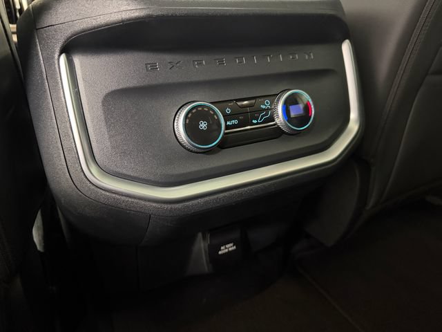 Certified 2025 Ford Expedition Active AWD/4WD image 18