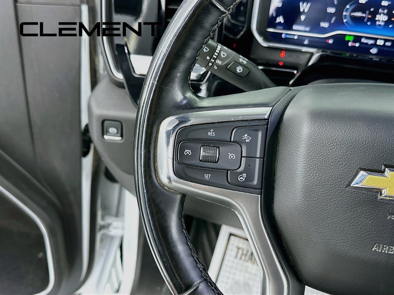 Used 2025 Chevrolet Silverado 2500 LT AWD/4WD image 16