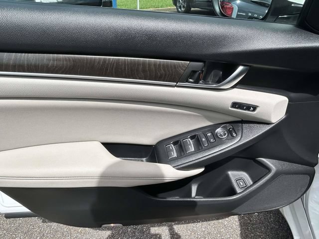 Used 2022 Honda Accord Touring image 10