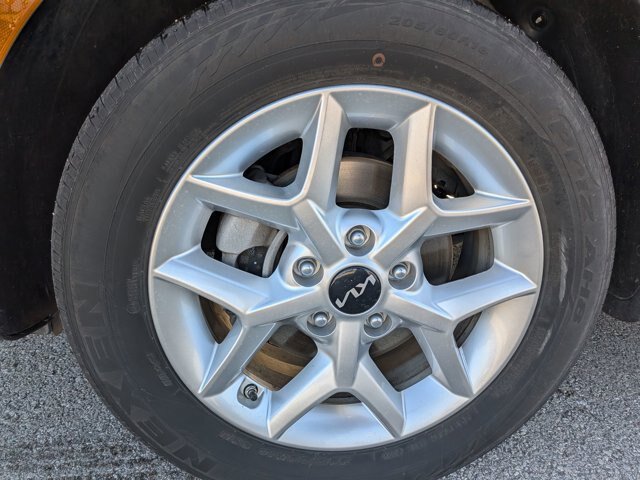 Used 2024 Kia Soul LX w/ Option Group 015 FWD image 10
