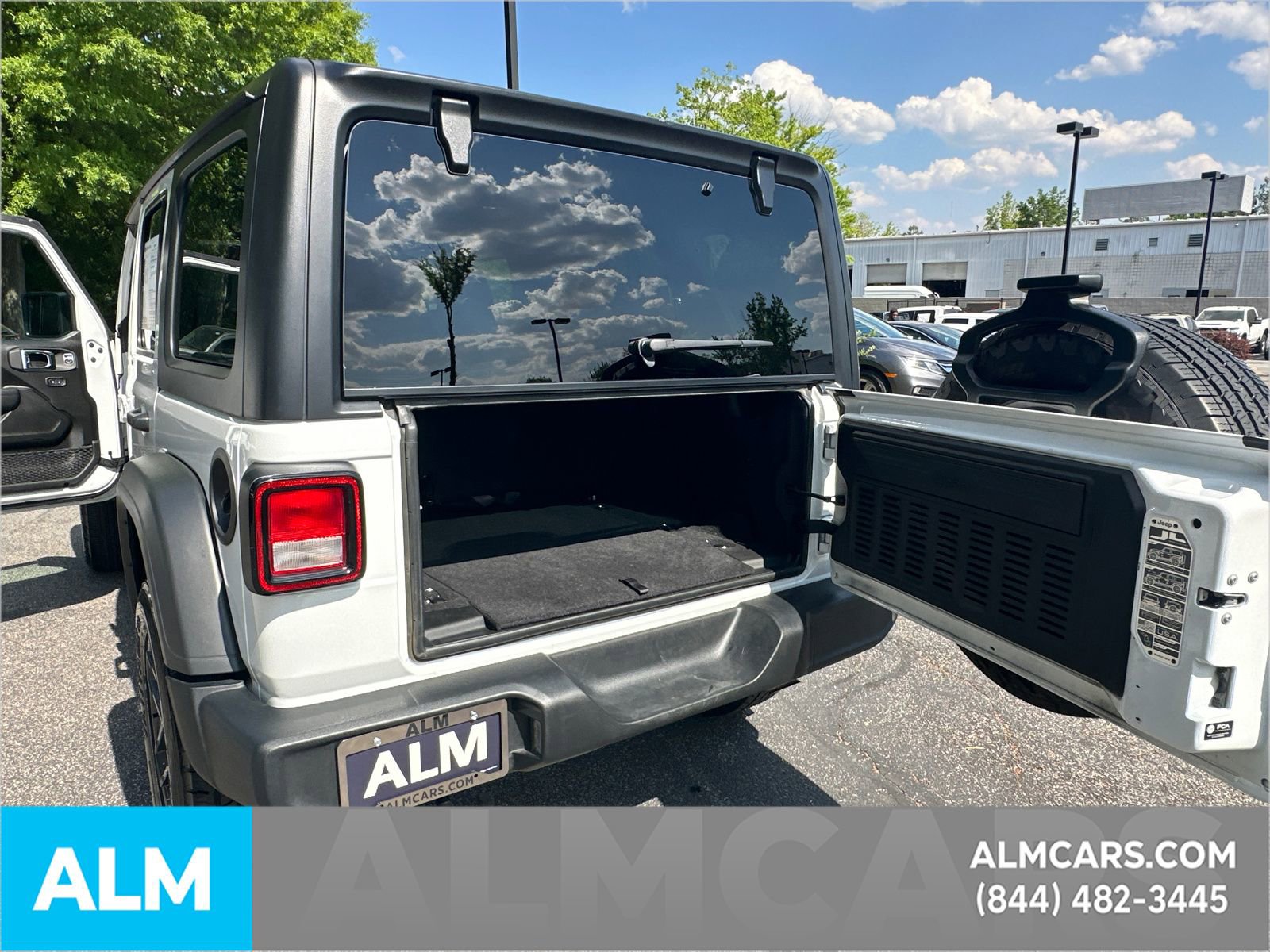 Used 2025 Jeep Wrangler Unlimited Sport AWD/4WD image 21
