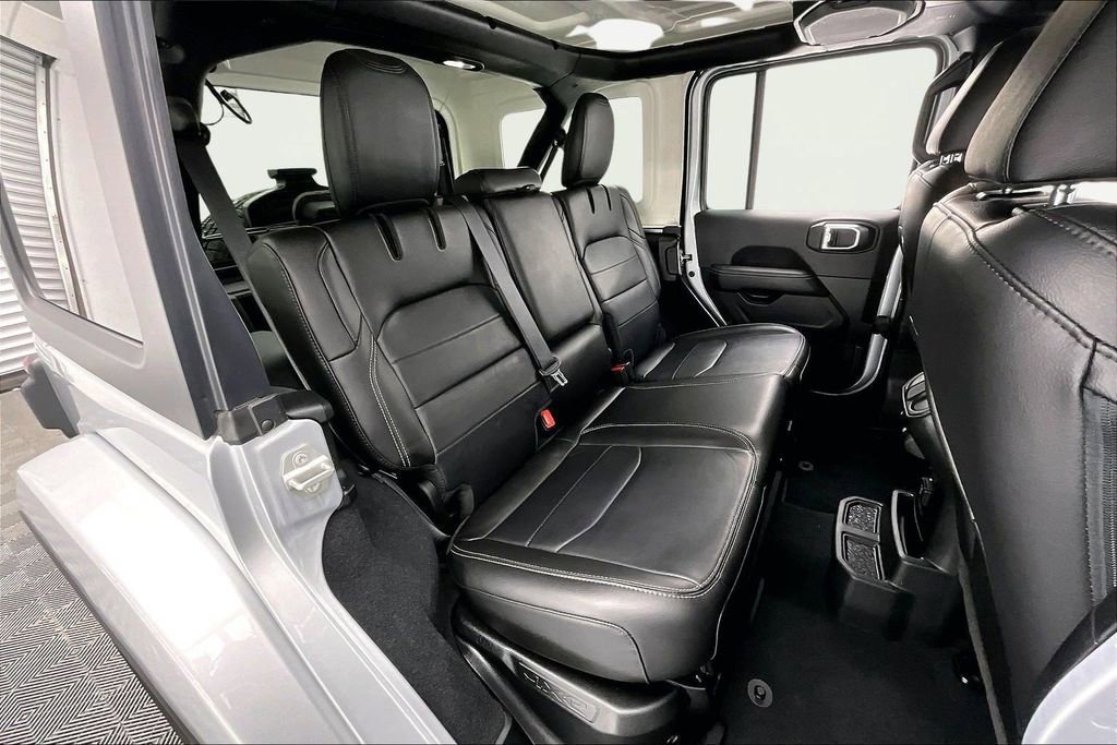 Used 2023 Jeep Wrangler Unlimited Sahara image 27