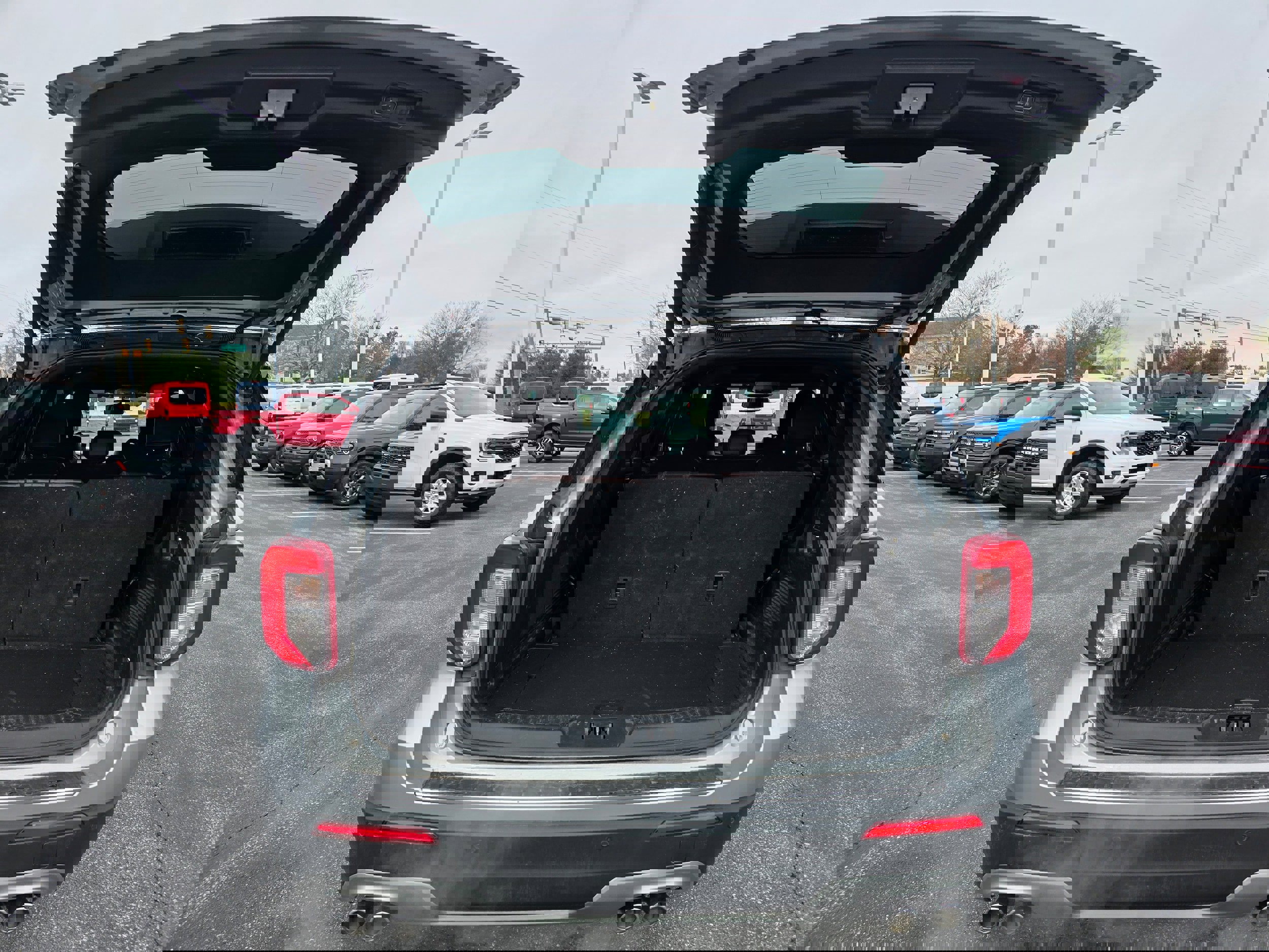 Certified 2023 Ford Explorer Platinum w/ Premium Technology Package image 9