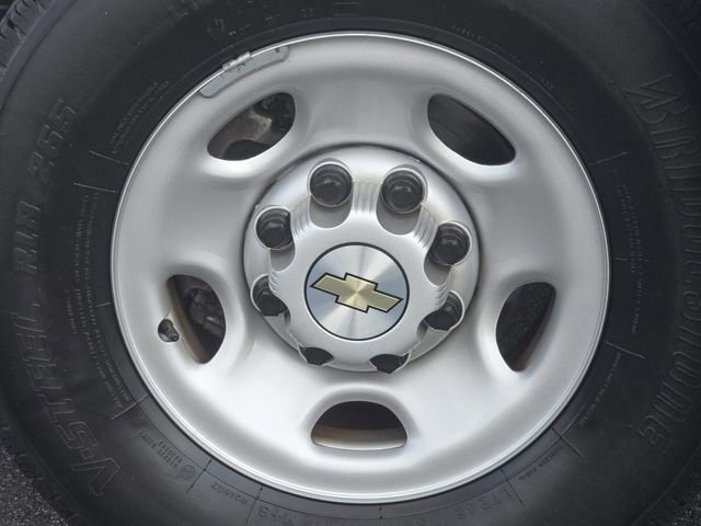 Used 2024 Chevrolet Express 2500 w/ Driver Convenience Package image 6