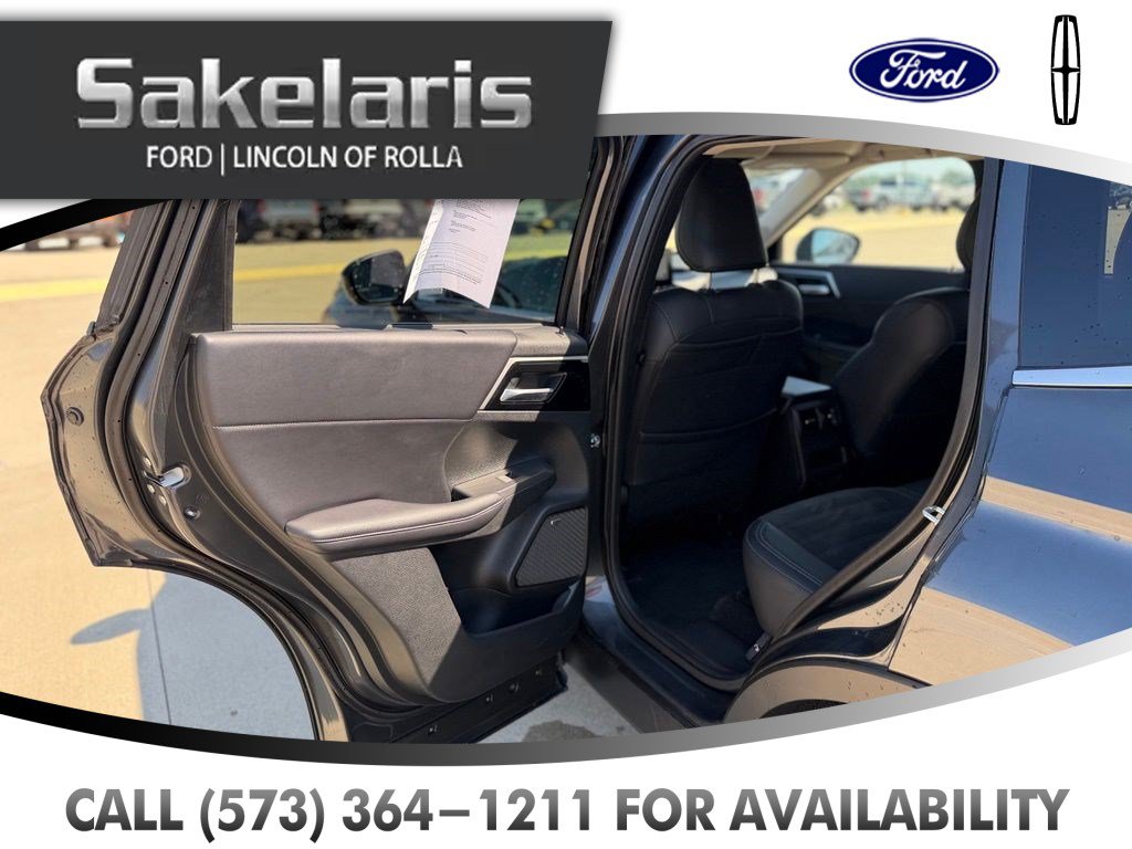Used 2025 Mitsubishi Outlander AWD image 32