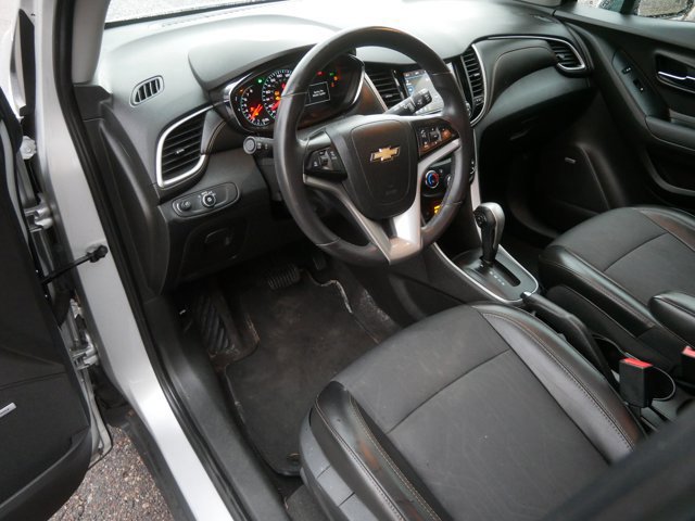 Used 2018 Chevrolet Trax LT w/ Sun & Sound Package image 10