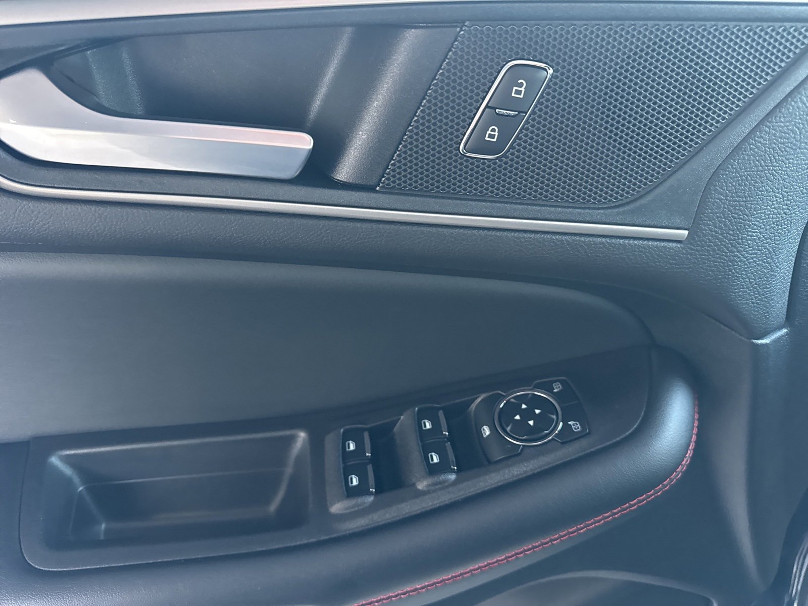 Certified 2024 Ford Edge ST-Line image 24