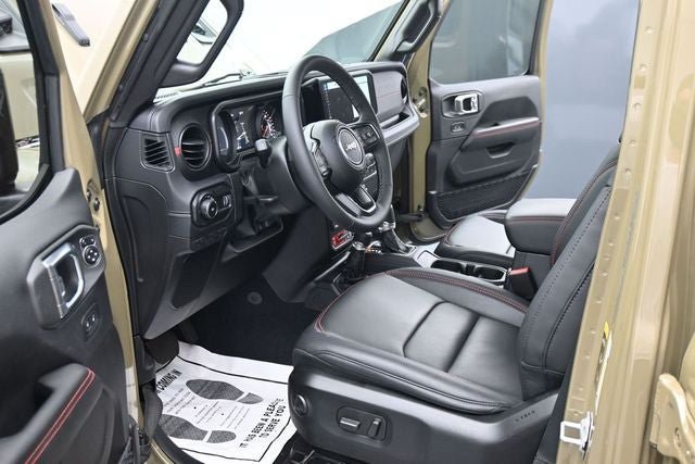 Used 2025 Jeep Wrangler Unlimited Rubicon w/ Safety Group AWD/4WD image 14