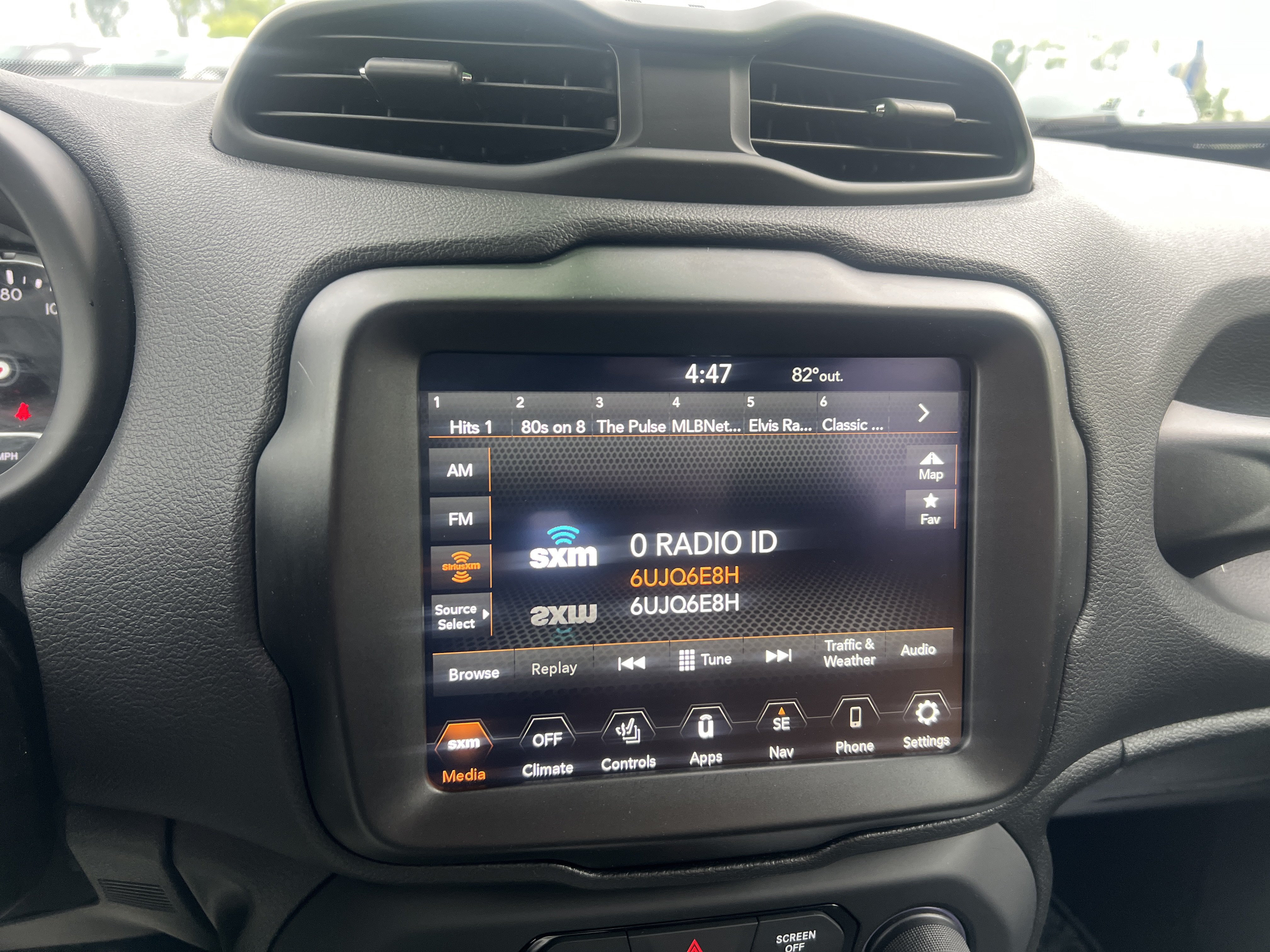 Used 2023 Jeep Renegade Limited AWD/4WD image 11
