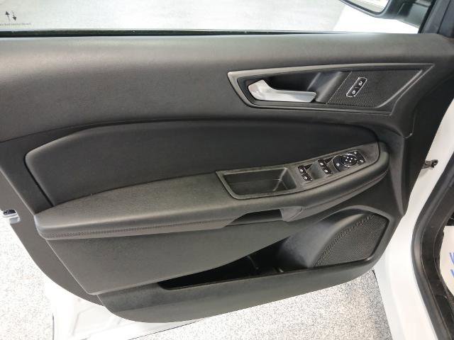 Certified 2022 Ford Edge SE w/ Black Appearance Package image 12