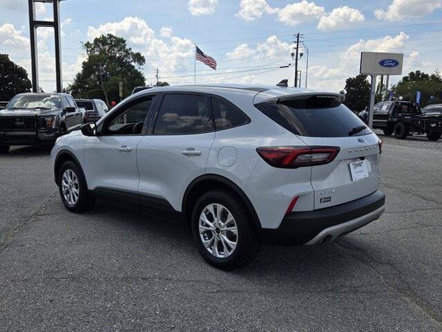 Certified 2025 Ford Escape Active AWD/4WD image 9