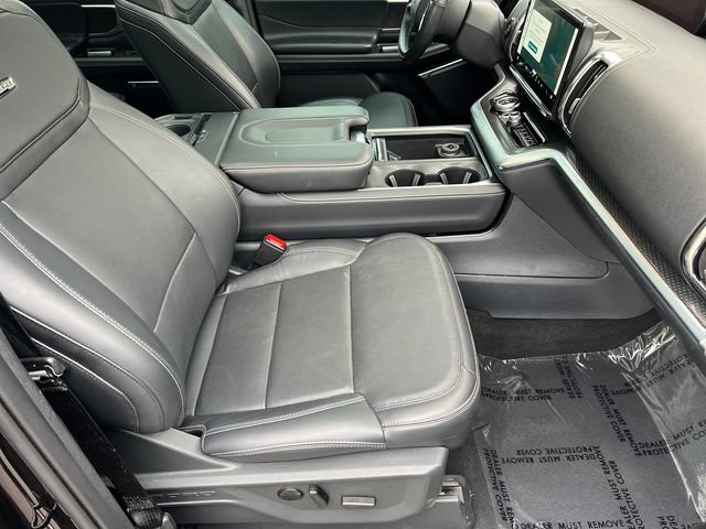 Certified 2025 Ford Expedition Platinum w/ Stealth Performance Package AWD/4WD image 17