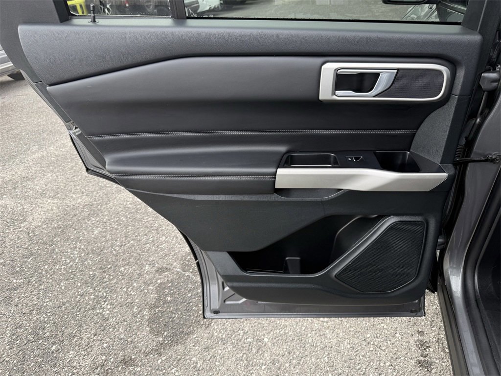 Certified 2024 Ford Explorer XLT image 31