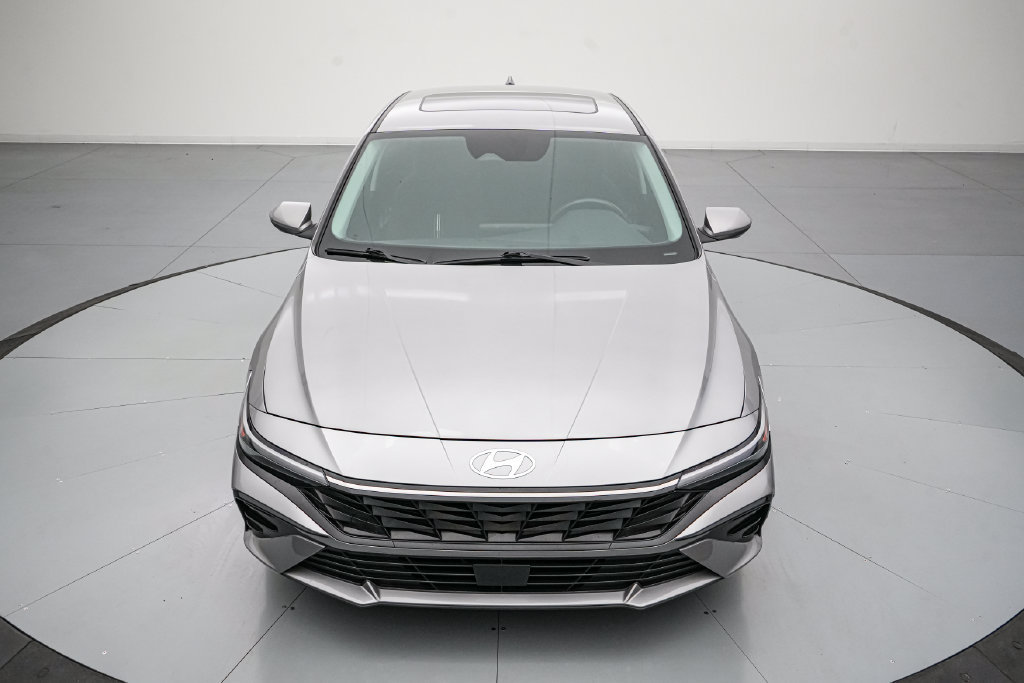Used 2025 Hyundai Elantra SEL FWD image 9