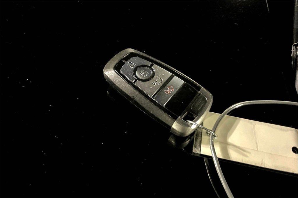 Certified 2017 Ford Fusion SE w/ Equipment Group 601A image 12