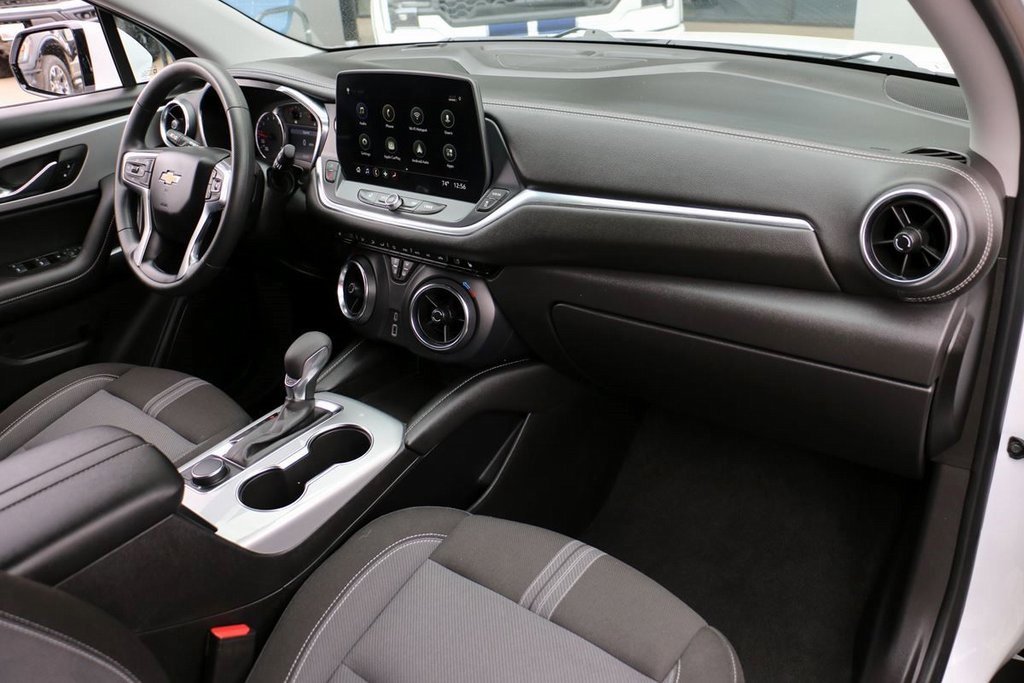 Used 2025 Chevrolet Blazer LT image 32