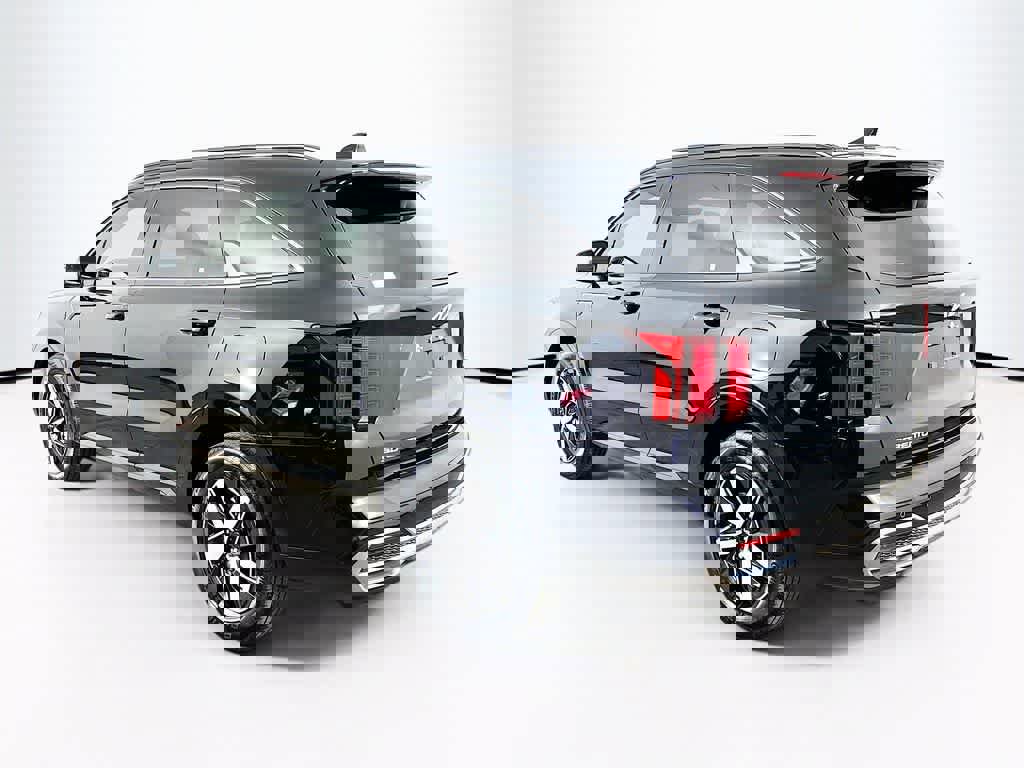 Used 2023 Kia Sorento EX w/ Panoramic Sunroof Package image 3