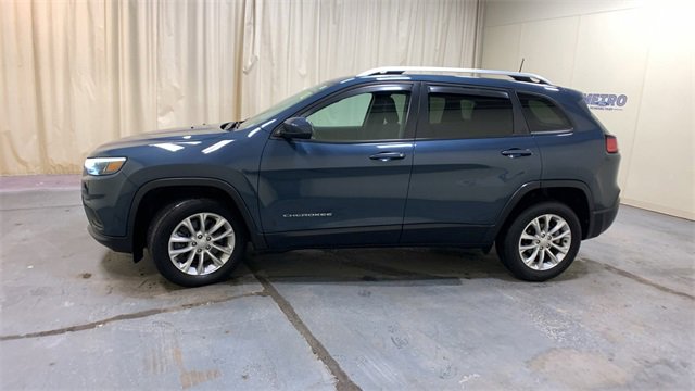 Used 2020 Jeep Cherokee Latitude w/ Cold Weather Group image 6