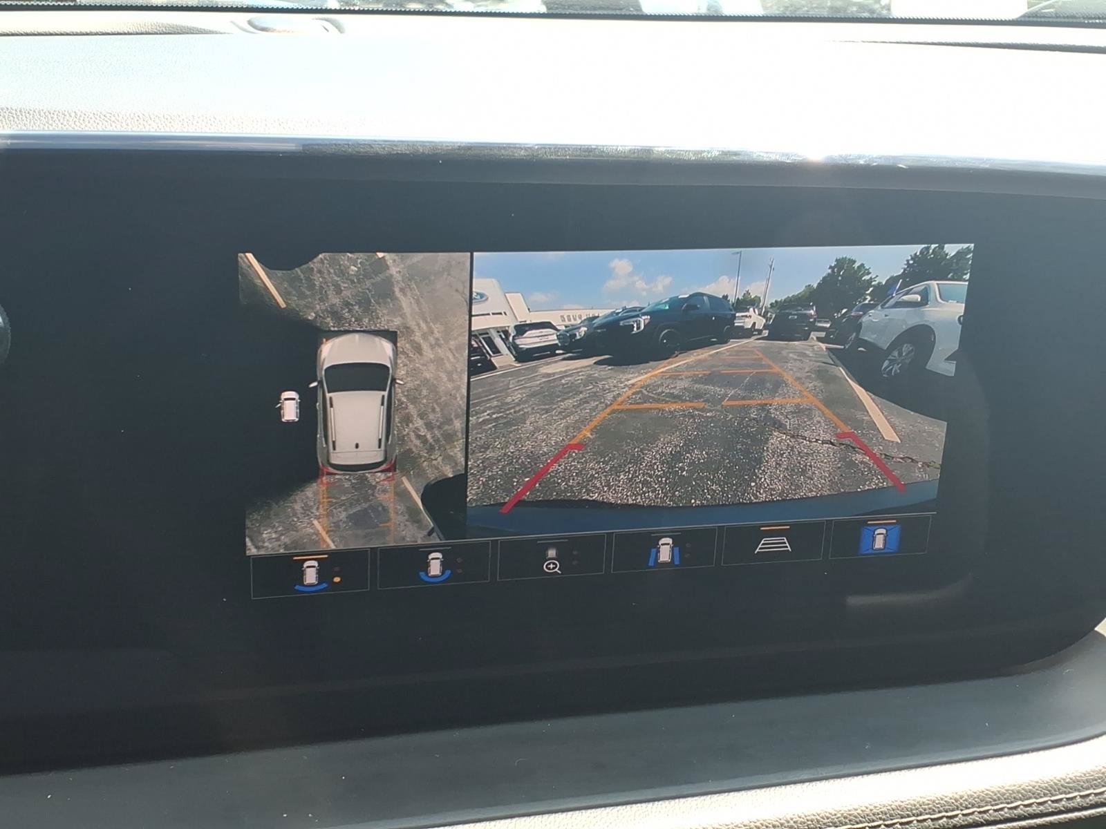 Used 2024 Buick Encore GX Avenir AWD/4WD image 8