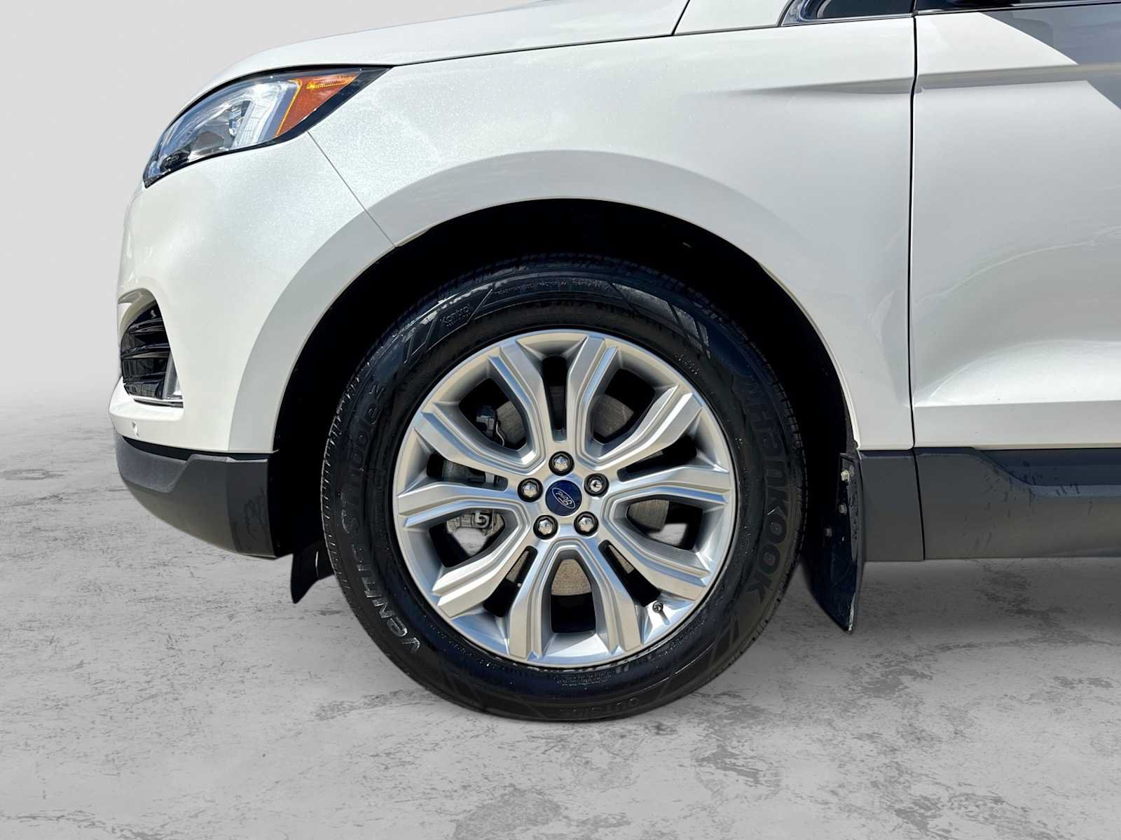 Certified 2020 Ford Edge Titanium AWD/4WD image 13