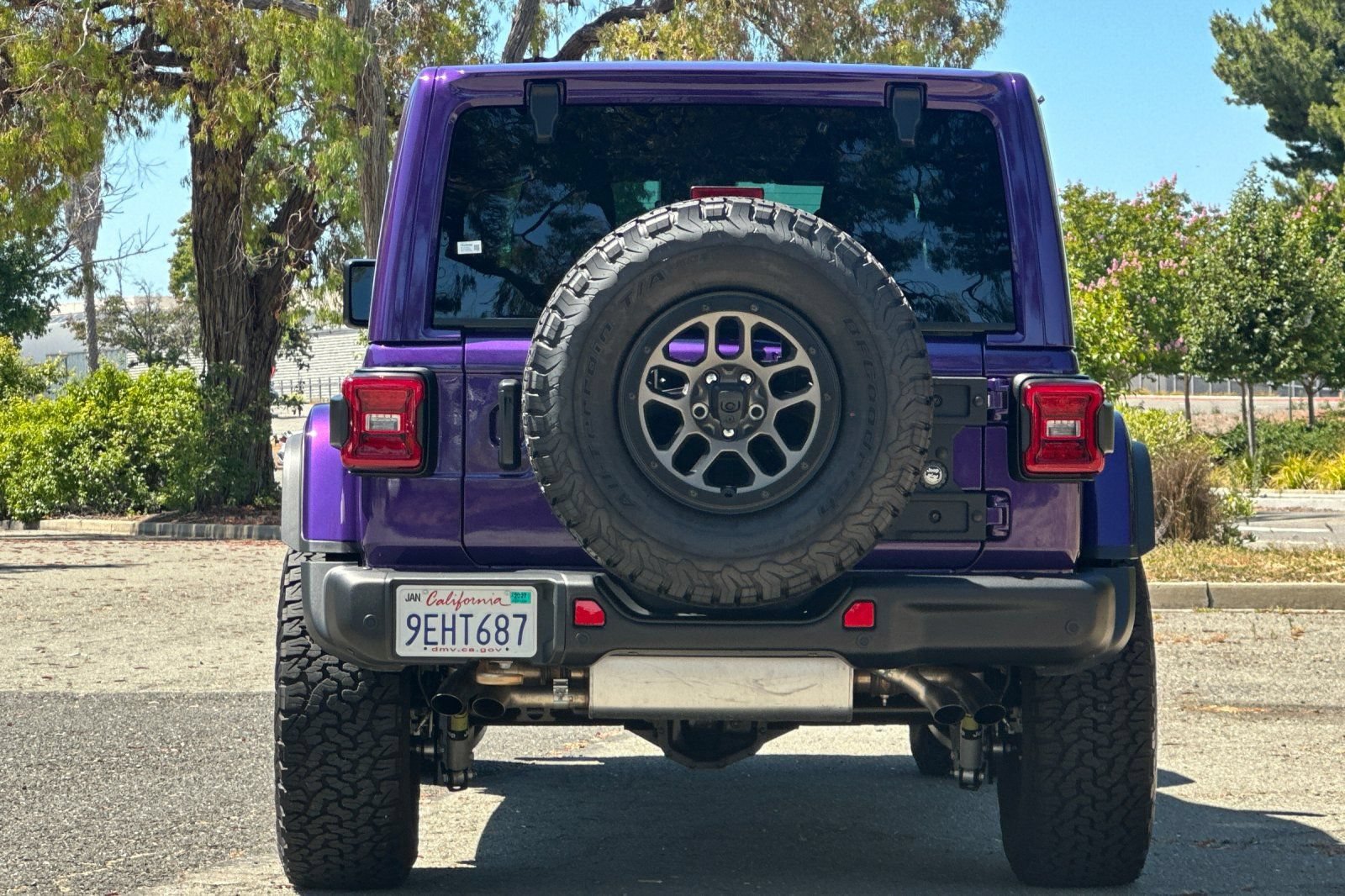 Used 2023 Jeep Wrangler Unlimited Rubicon 392 w/ Xtreme Recon 35" Tire Package AWD/4WD image 4