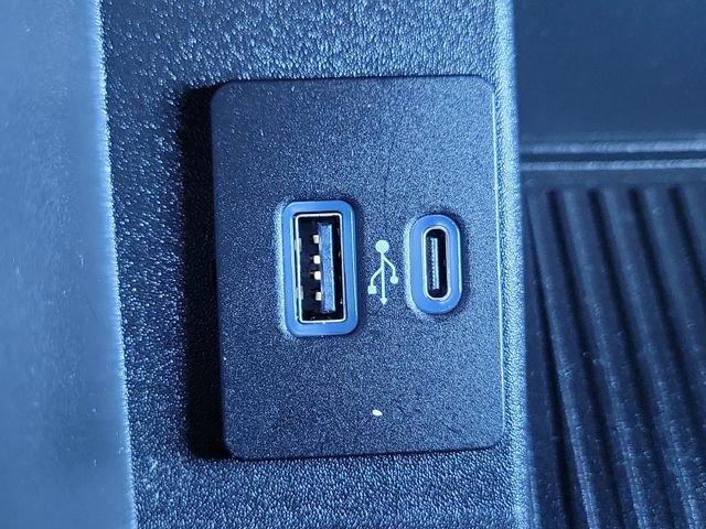 Certified 2022 Ford F250 Lariat w/ Lariat Value Package AWD/4WD image 15