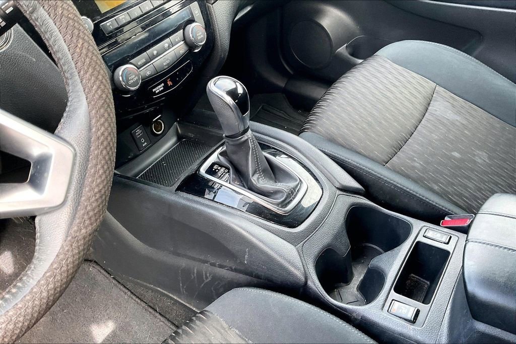 Used 2017 Nissan Rogue SV w/ Midnight Edition Package FWD image 11