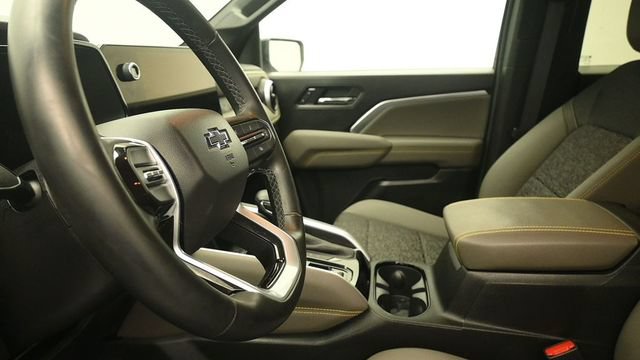 Used 2024 Chevrolet Colorado ZR2 w/ Safety Package AWD/4WD image 18