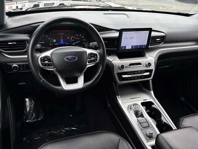 Certified 2023 Ford Explorer XLT w/ Equipment Group 202A AWD/4WD image 7