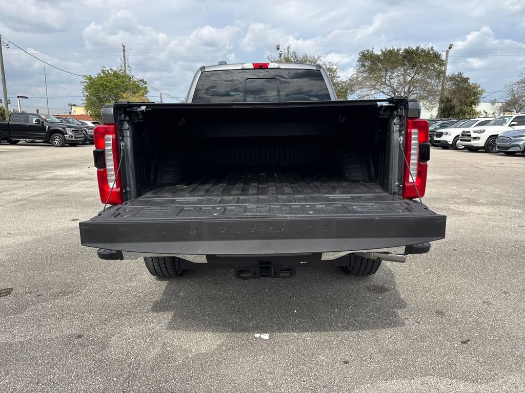 Certified 2023 Ford F350 Lariat w/ Chrome Package image 32
