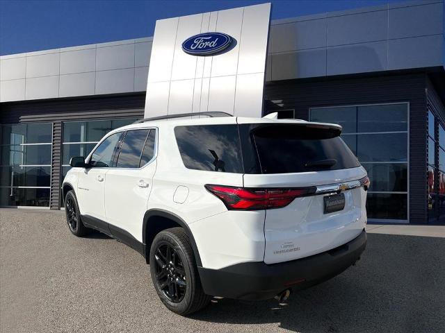 Used 2023 Chevrolet Traverse LT image 2