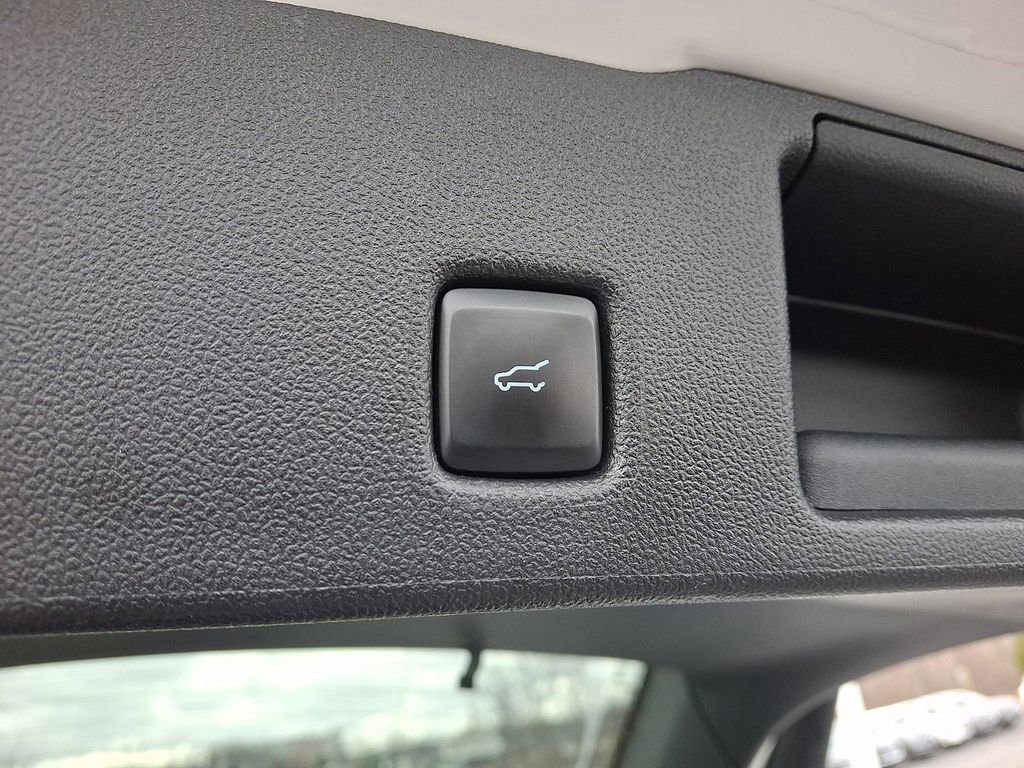 Certified 2022 Ford Escape SEL w/ Technology Package image 30
