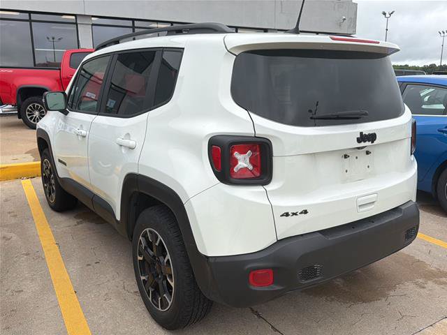 Used 2023 Jeep Renegade Latitude AWD/4WD image 5