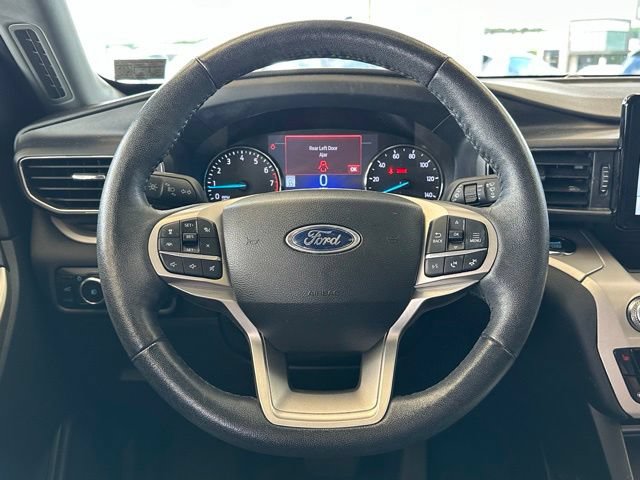 Certified 2023 Ford Explorer XLT w/ Equipment Group 202A AWD/4WD image 9