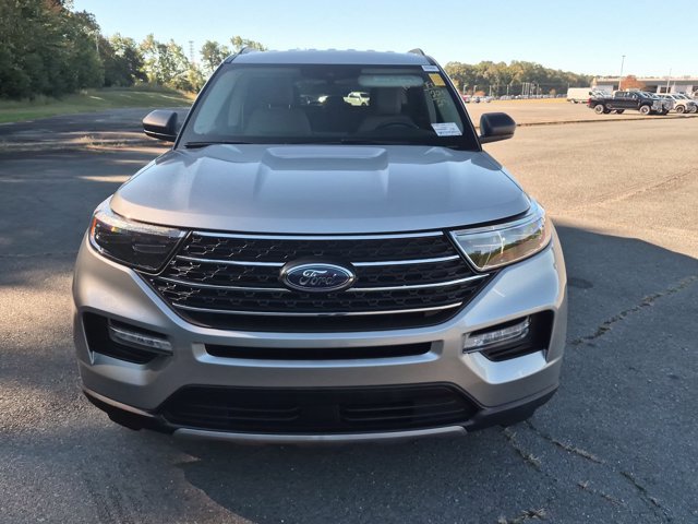 Certified 2023 Ford Explorer XLT w/ Equipment Group 202A RWD image 9