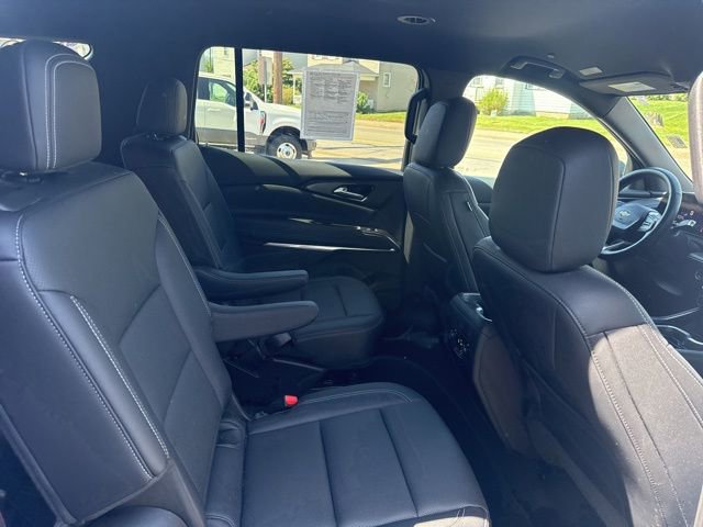 Used 2025 Chevrolet Traverse LT AWD/4WD image 33