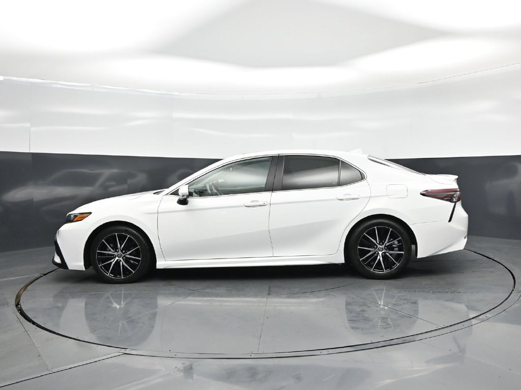 Used 2023 Toyota Camry SE w/ Cold Weather Package FWD image 24