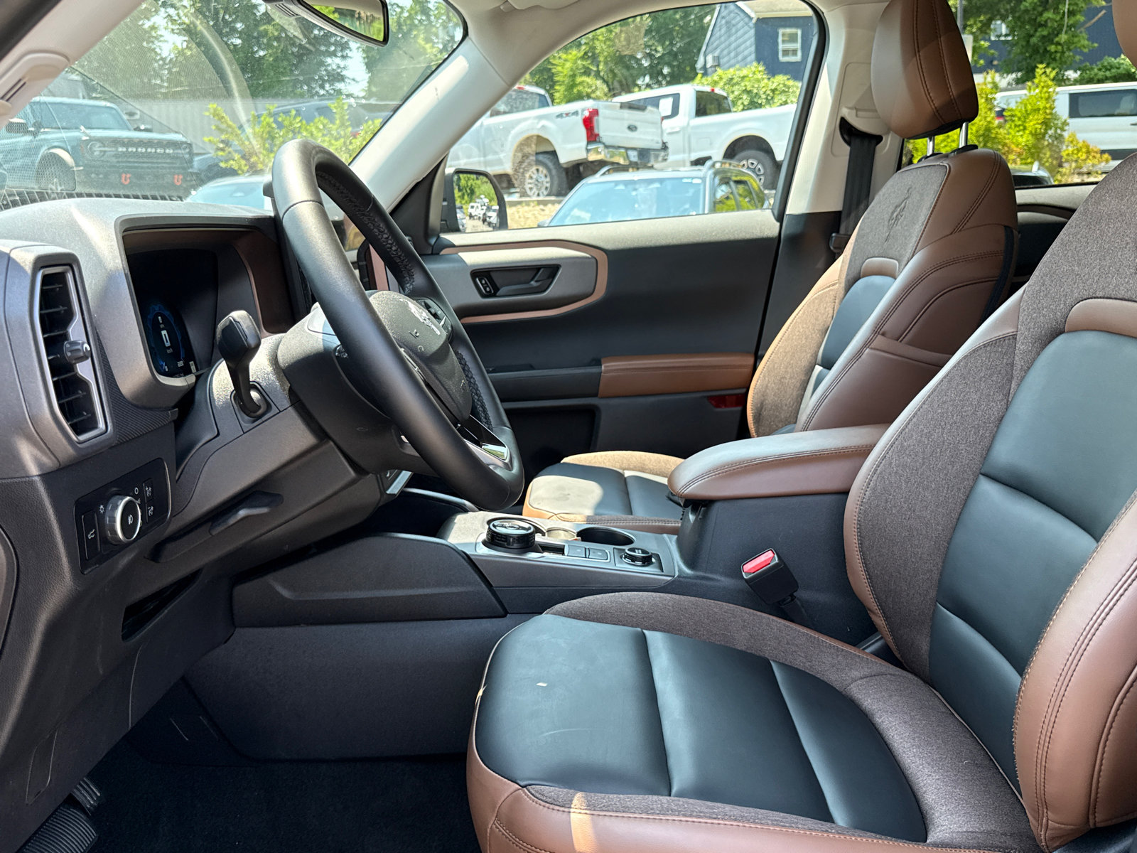 Certified 2025 Ford Bronco Sport Outer Banks w/ Outer Banks Tech Package+ AWD/4WD image 10