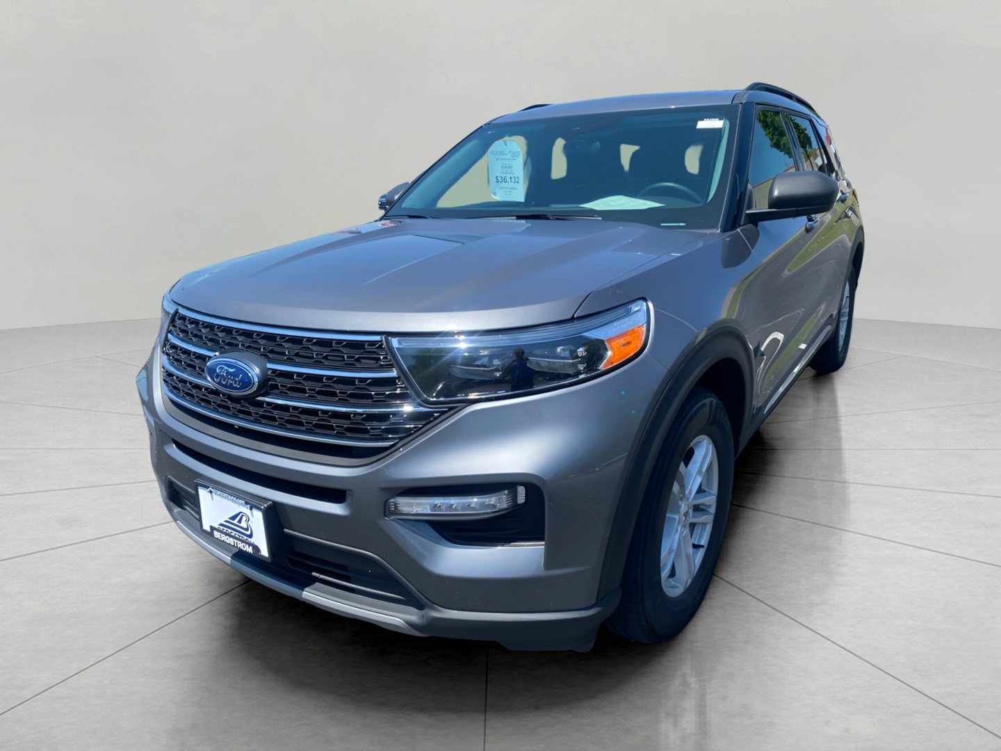 Certified 2024 Ford Explorer XLT w/ Equipment Group 202A AWD/4WD image 7