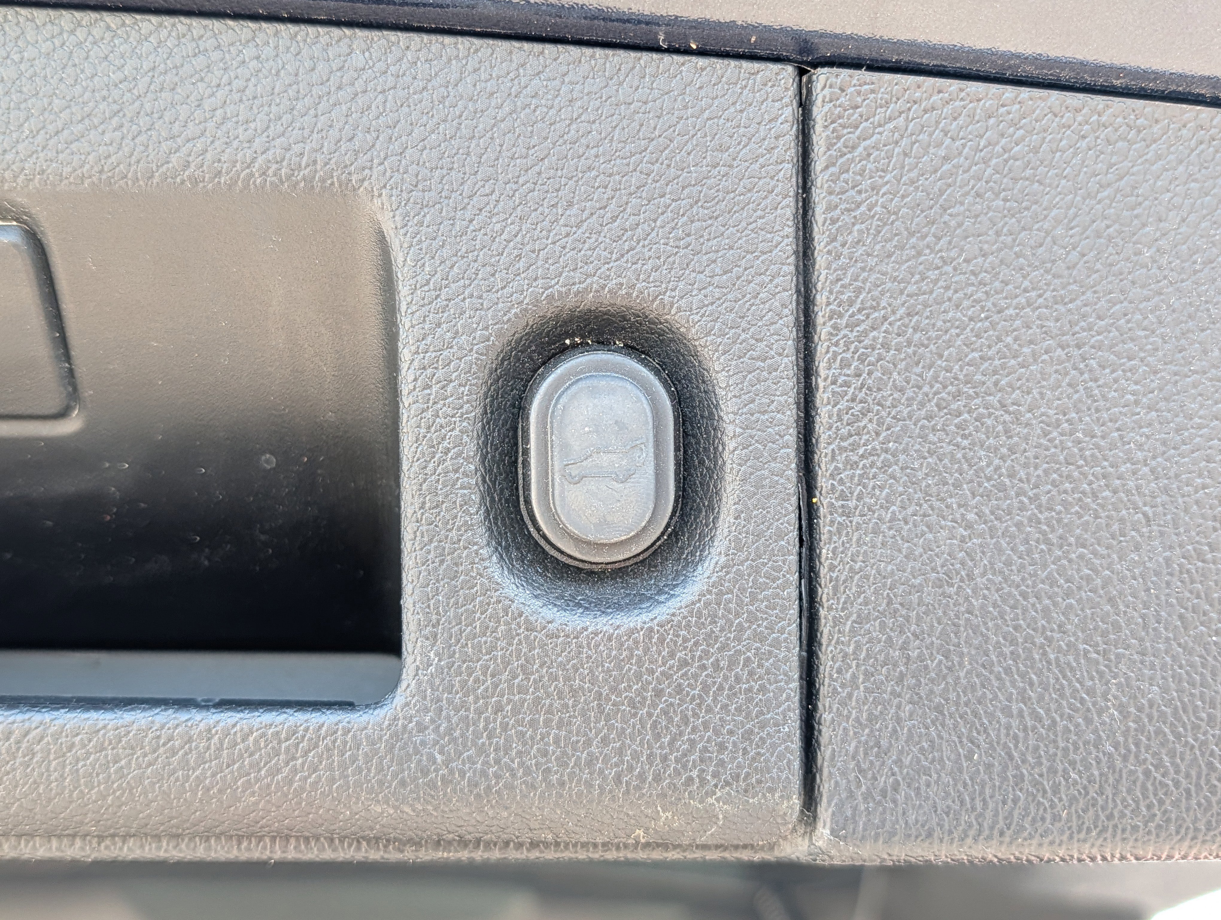 Used 2020 Chevrolet Tahoe Premier w/ Max Trailering Package image 14