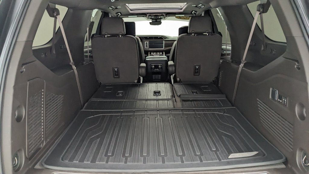 Used 2024 GMC Yukon XL Denali w/ Denali Reserve Package AWD/4WD image 10