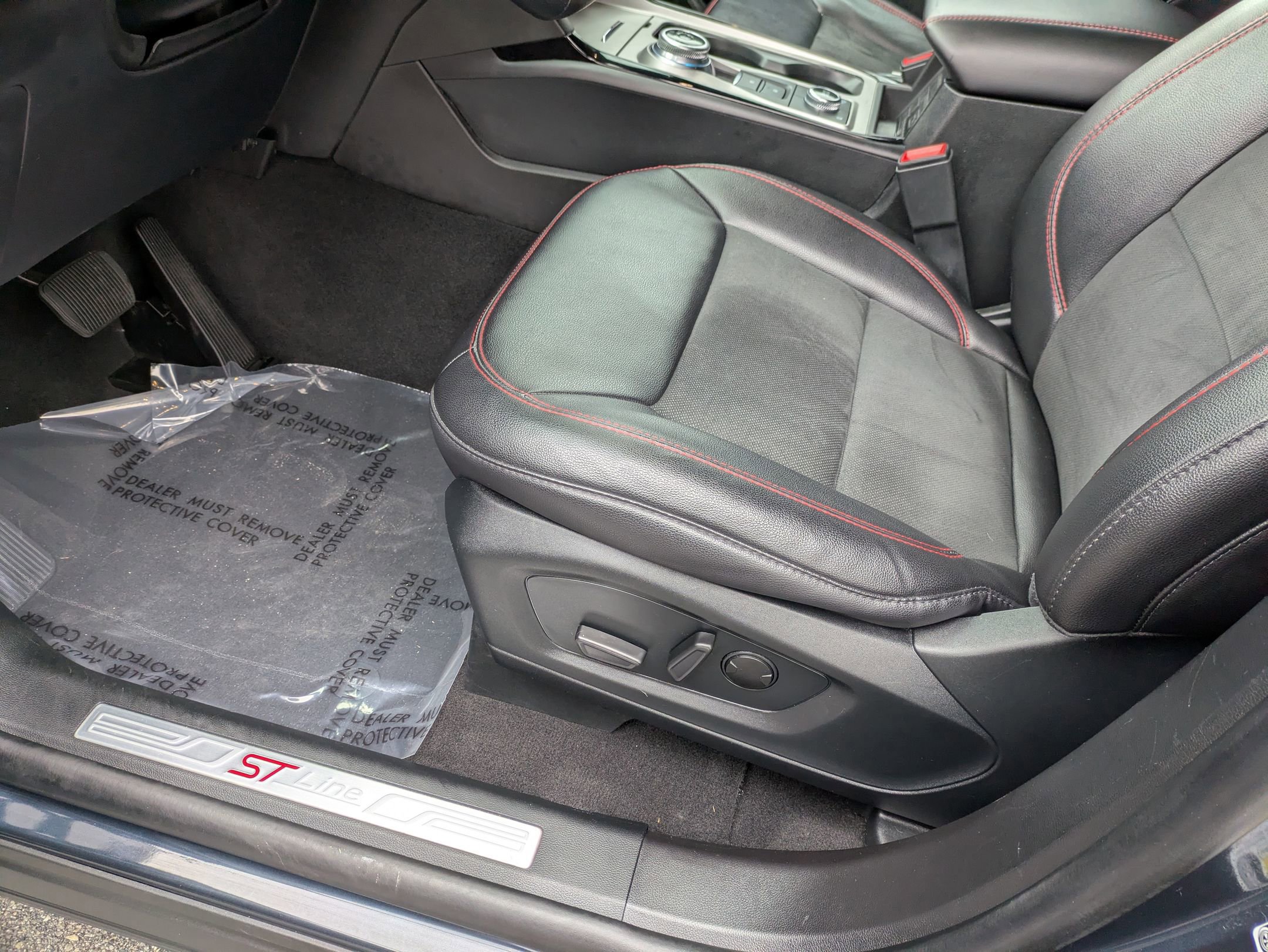 Certified 2023 Ford Explorer ST-Line image 13